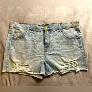 Size 16 Mossimo mid rise denim shorts
